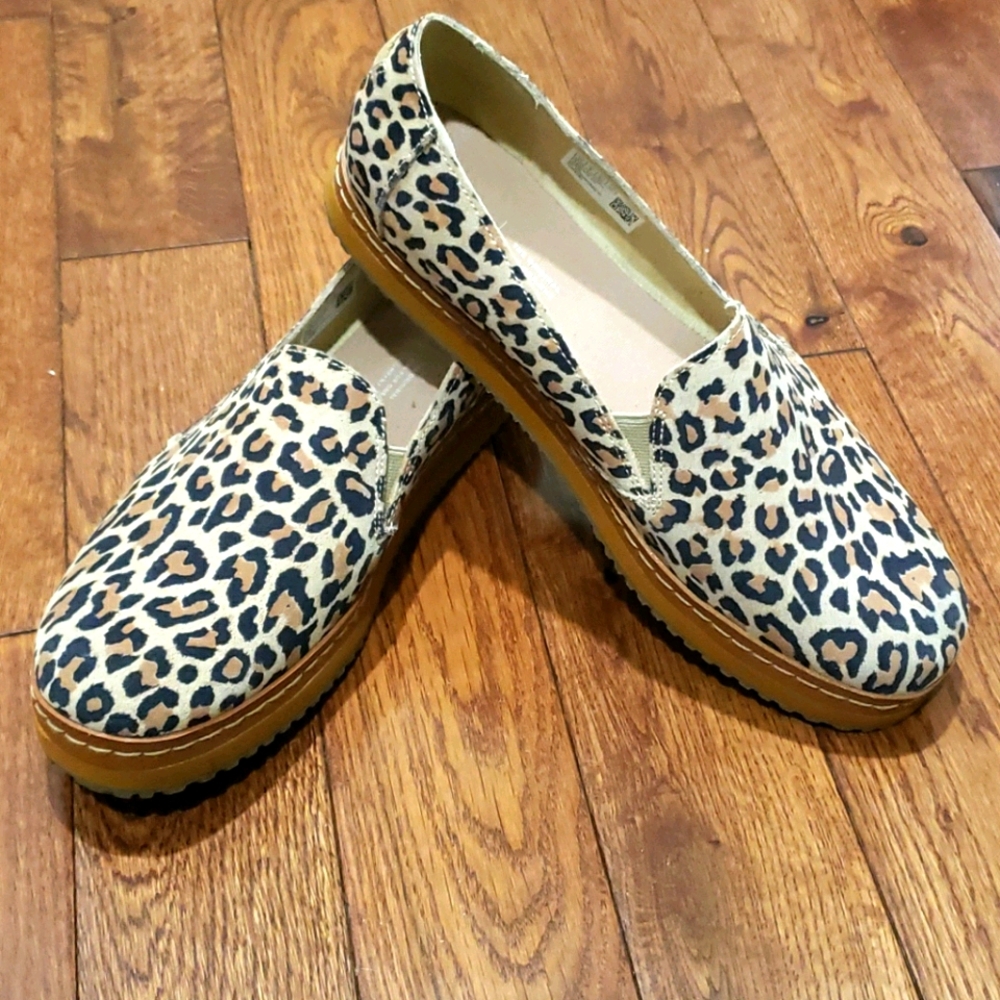 TOMs suede slip on shoes